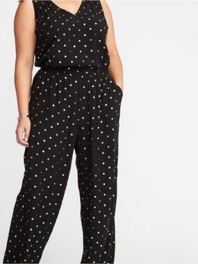 Old Navy V-Neck Wide Leg Jumpsuit size Medium 8/10